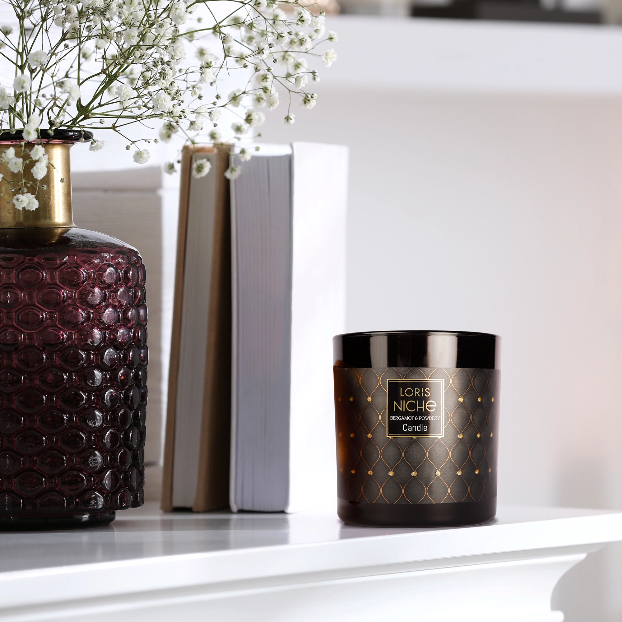 Bergamot & Powdery Niche Candle